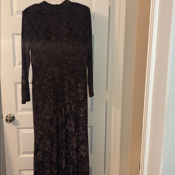 Betsy & Adam Dark Plum Velvet Floral Long Sleeve Maxi Dress SZ 16 Formal dressy - Picture 2 of 16